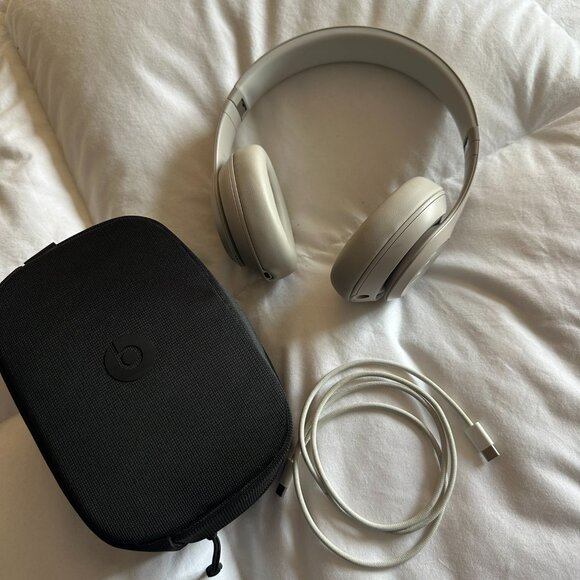 Beats by Dre Studio Pro Bluetooth Wireless Over Ear Headphones - Sandstone (Tan) - Picture 1 of 4